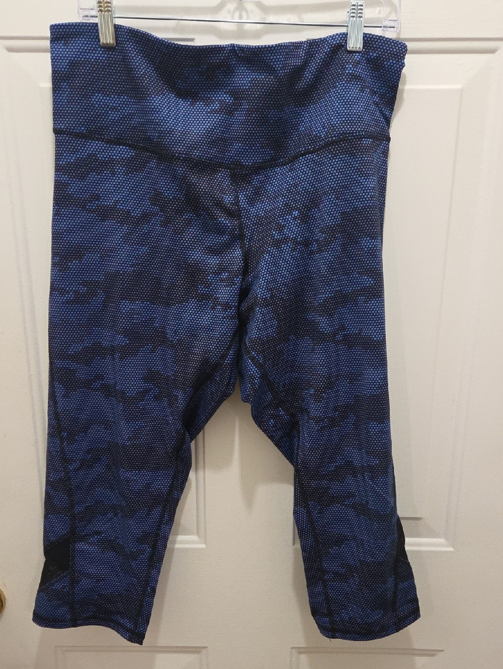 C9 by Champion Black & Blue Dotted Performance Capris